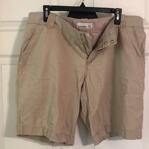 Old navy khaki shorts 16